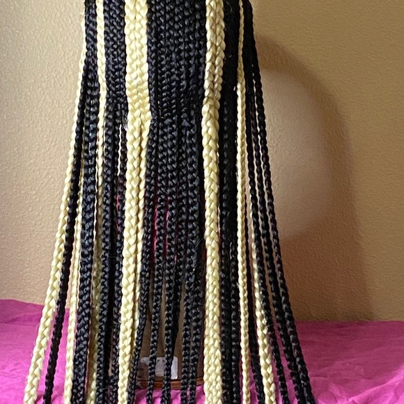 This is a headband wig - Picture 5 of 9